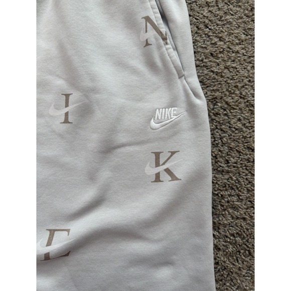 Nike Sportswear Sweat Shorts Joggers Mens Size XXL Beige Khaki All Over Print - Picture 2 of 8